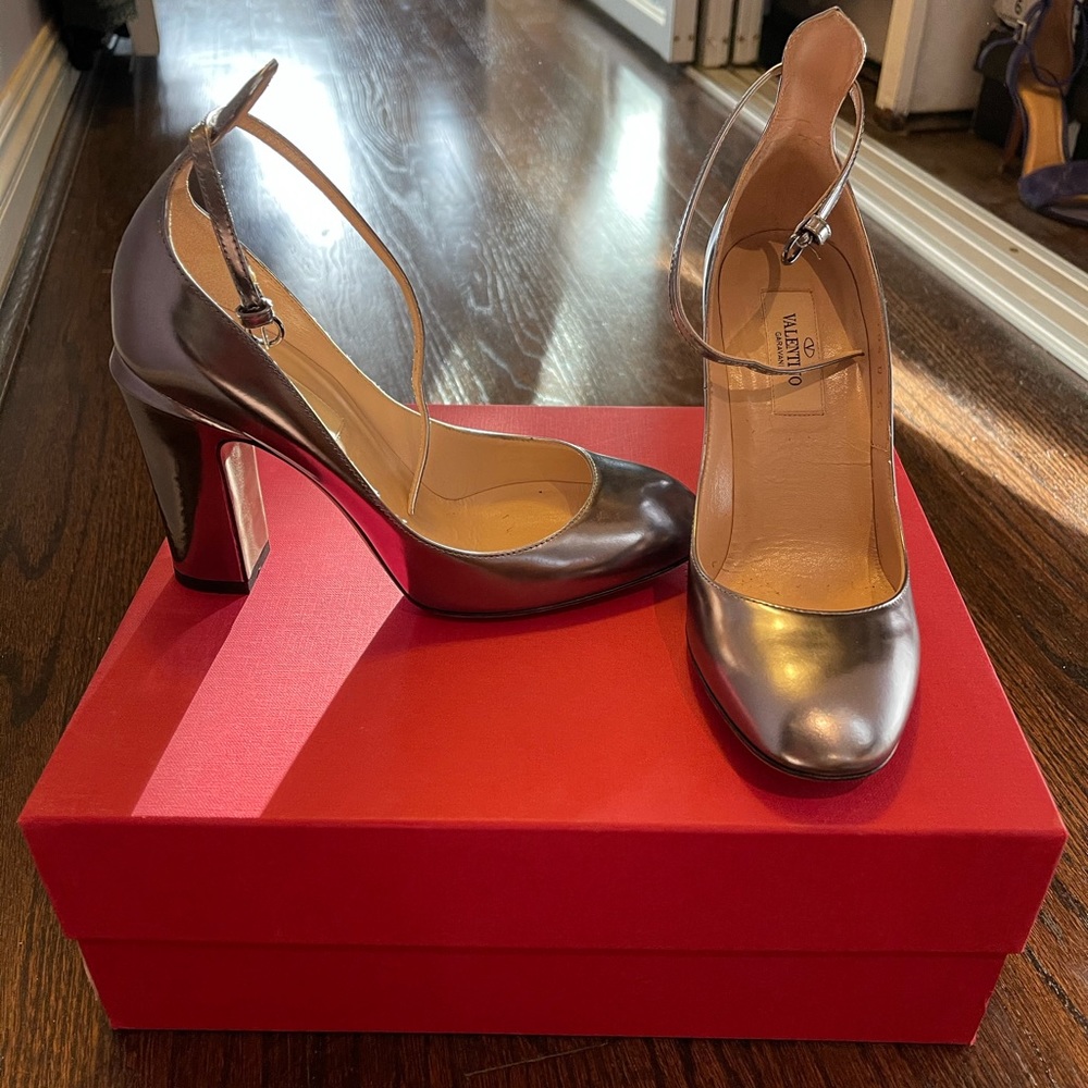 valentino garavani dark metallic heel size 5.5